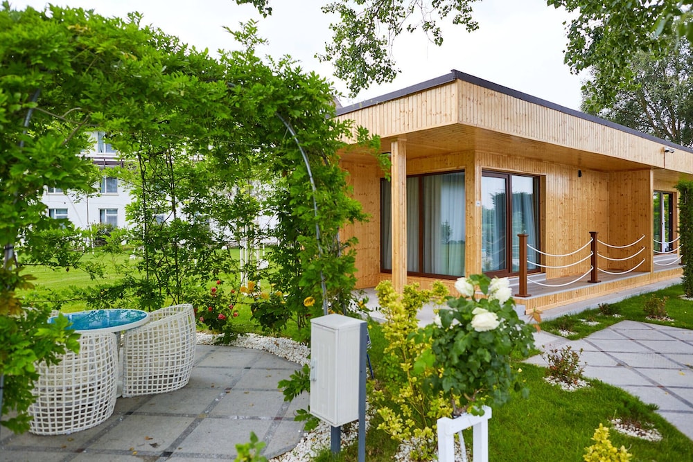 Bungalow, Hot Tub, River View