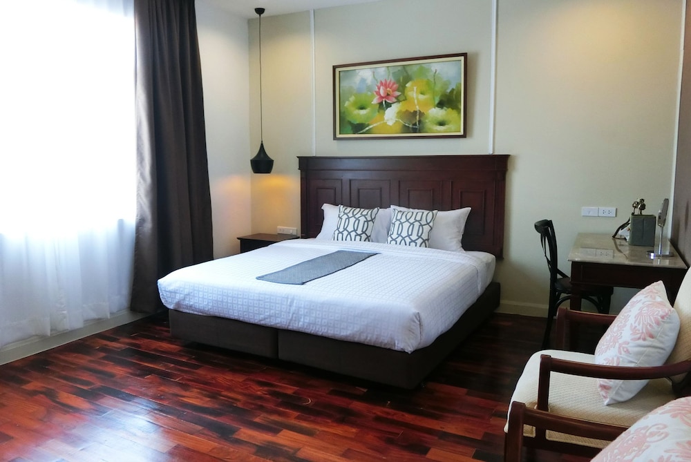Deluxe King Room photo 1