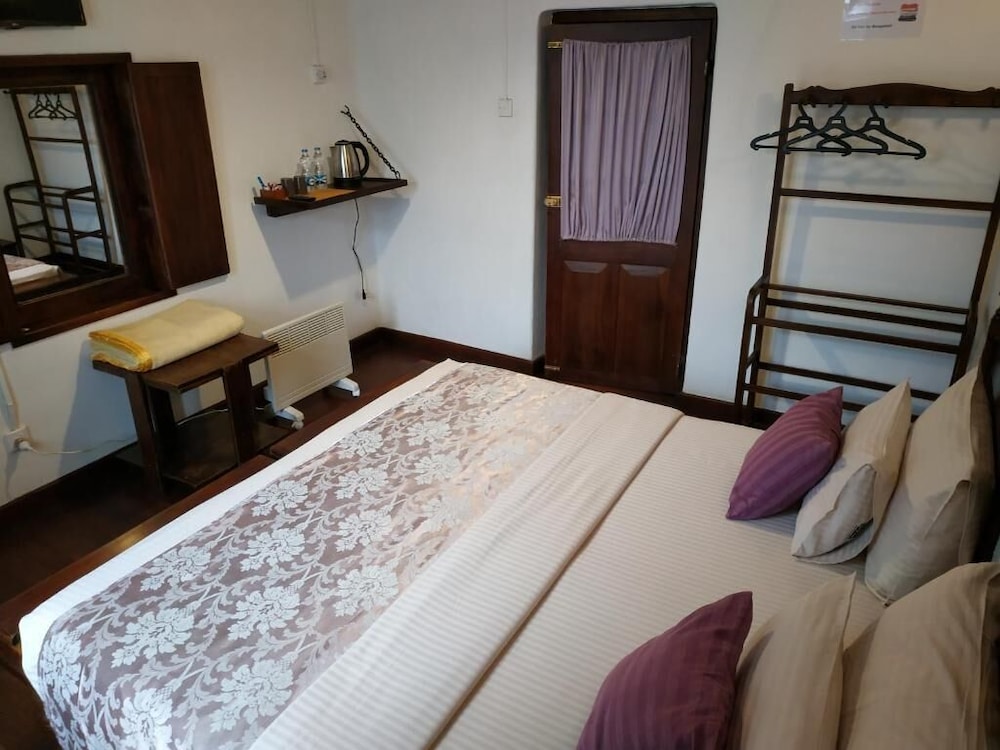 Standard Double or Twin Room, Garden View