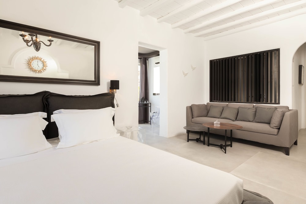 Deluxe Suite Sea View - Photo 1