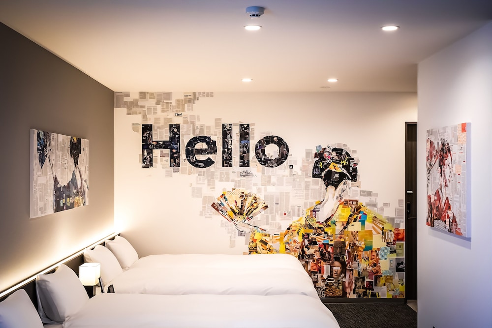 Room (B)