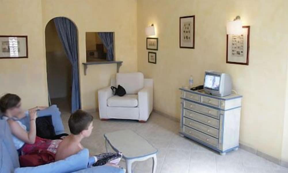 Deluxe Double or Twin Room photo 2