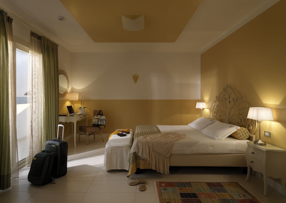 Superior Room (Beach Access Included)
