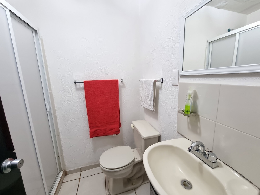 Basic Apartment photo 3