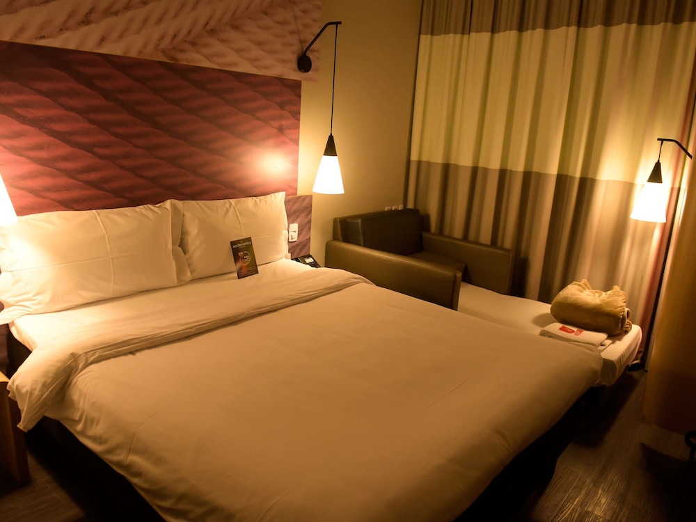 Standard Room, Multiple Beds photo 1
