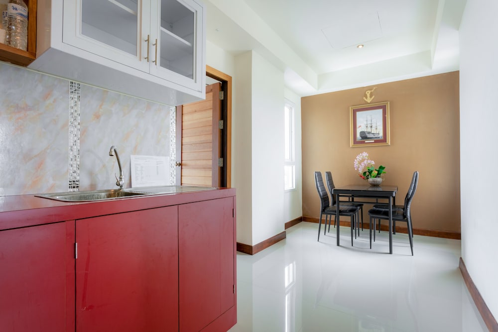 Family Room 2 View (Mountain+Seaview) photo 3