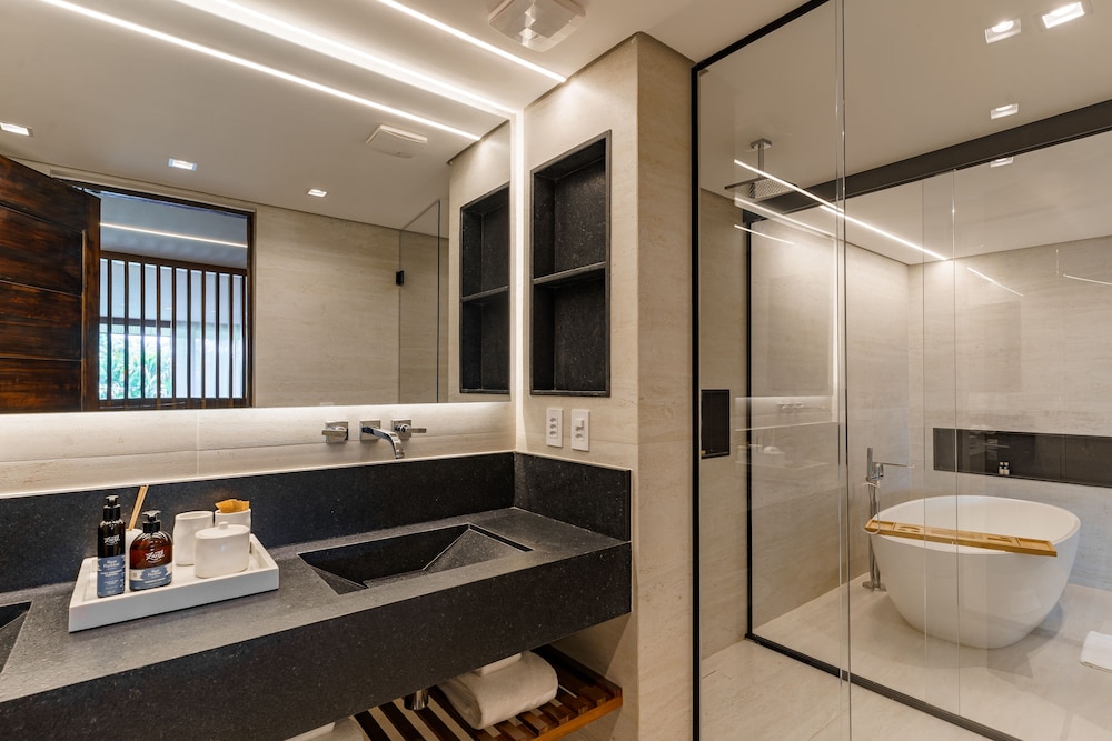 Luxury Room, Bathtub, Golf View - Photo 6