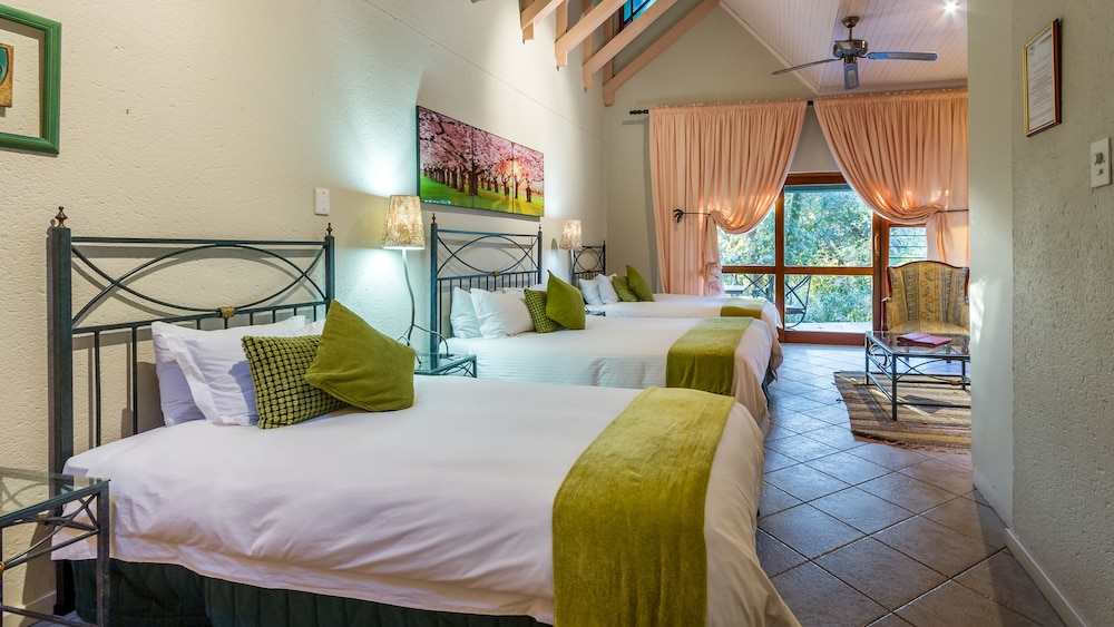 Family Suite, Private Bathroom, Garden View photo 3