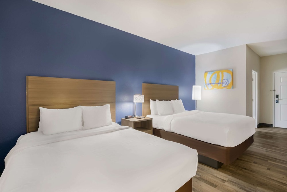 Room, 2 Queen Beds, Non Smoking (Efficiency) - Photo 4