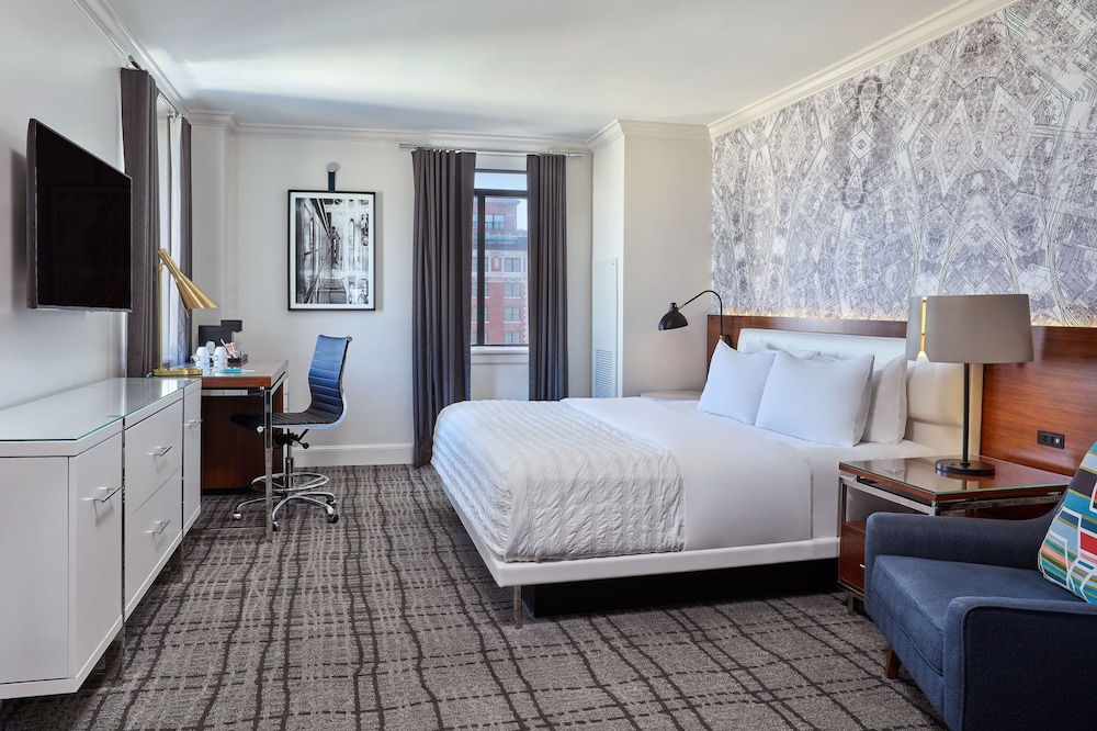 Executive Room, 1 King Bed - Photo 1