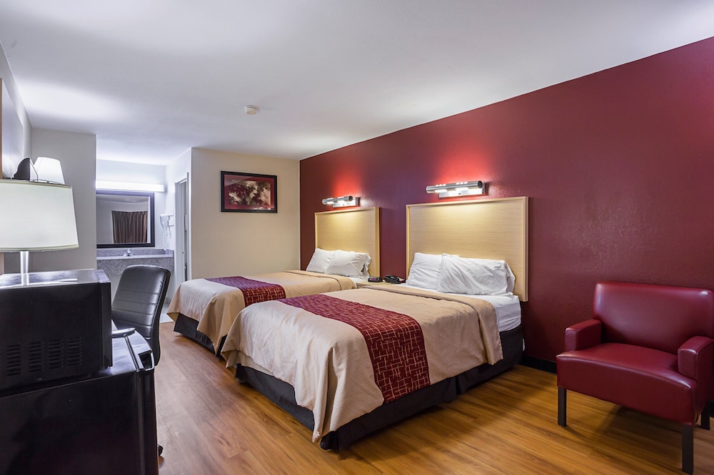 Standard Room, 2 Double Beds, Smoking - Photo 1