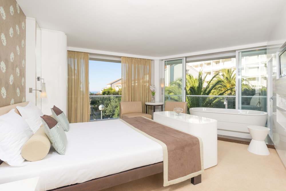 Deluxe Room, Balcony - Photo 2