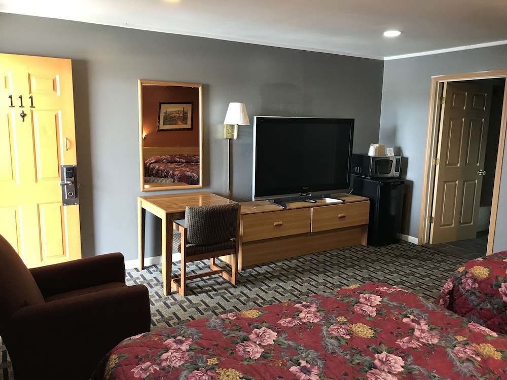 Standard Double Room, 2 Queen Beds photo 2