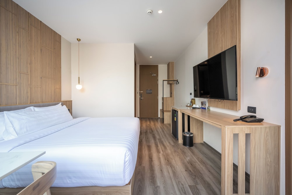 Deluxe Room, Connecting Rooms, Pool View photo 2