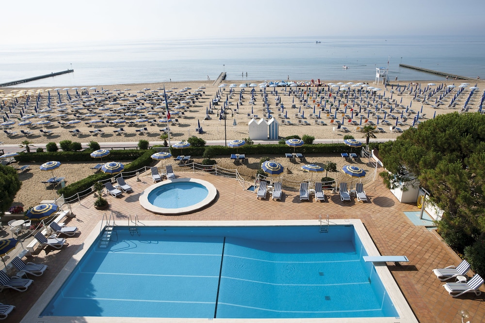 Panoramic Double Room, Sea View (Beach access included) photo 3