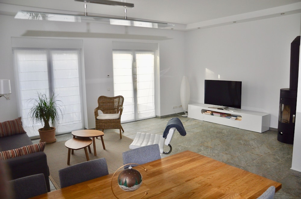 Deluxe Villa, 3 Bedrooms, Non Smoking, Garden View photo 3