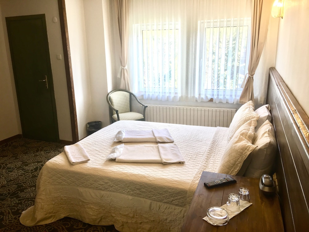 Standard Double Room photo 3