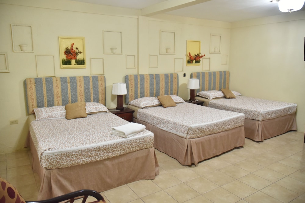 Classic Triple Room, Multiple Beds, Non Smoking photo 3