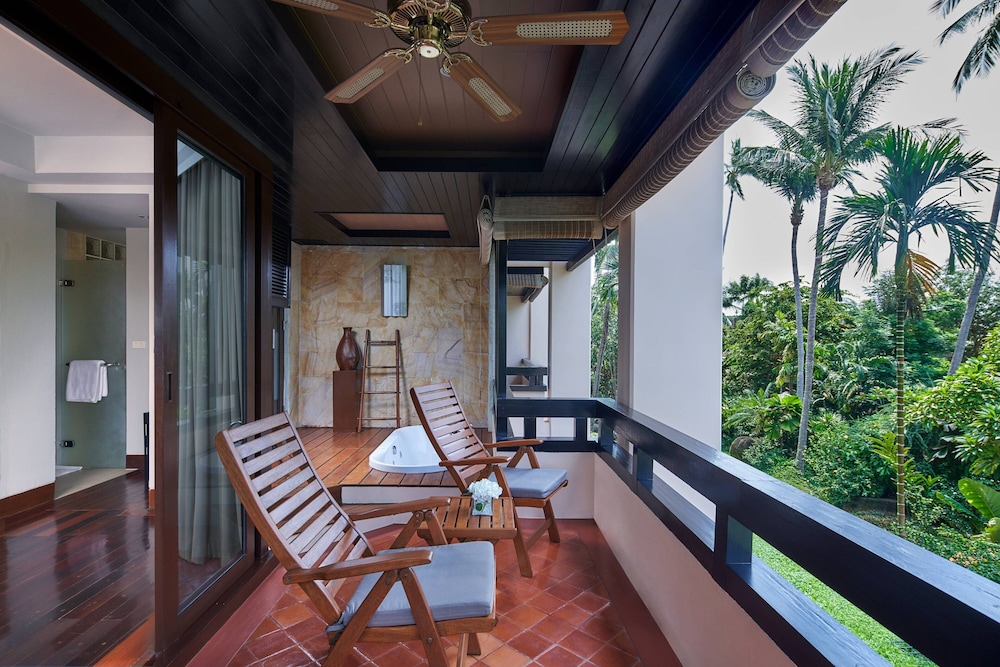 Room, 1 King Bed, Garden View (Balcony) - Photo 2