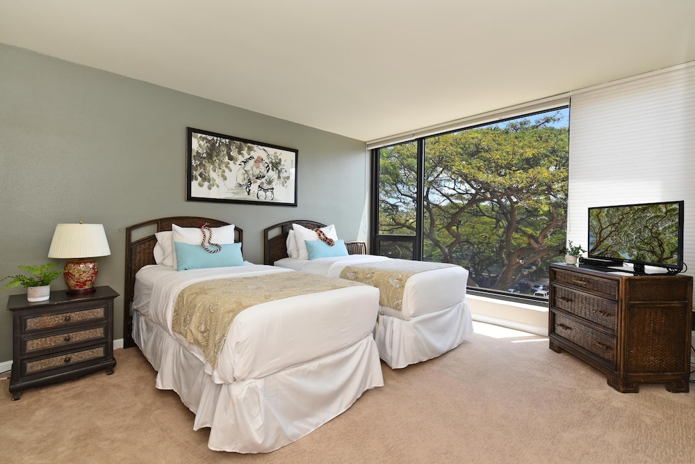 Condo, 1 King Bed With Sofa Bed (Mahana 501) photo 3