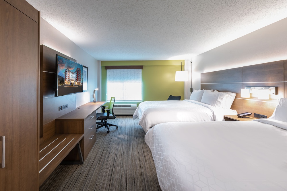 Standard Room, 2 Queen Beds - Photo 5