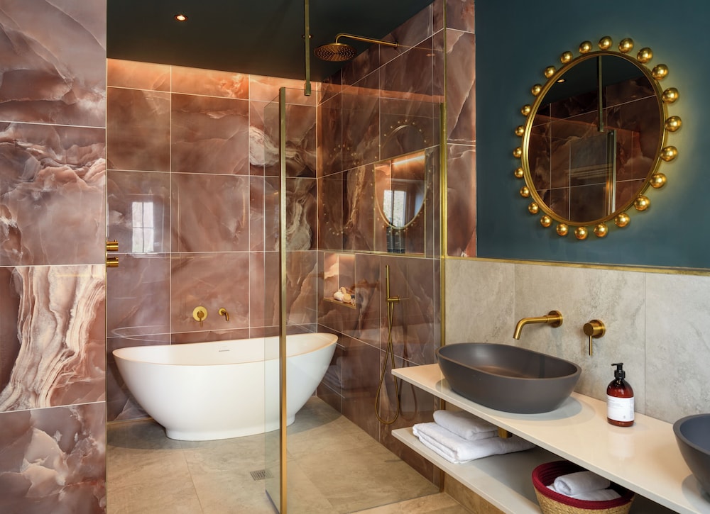 The Tempus Boutique Suite - Photo 6