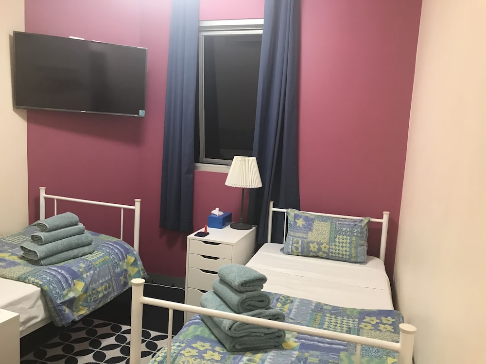 Classic Triple Room, 3 Twin Beds, Ensuite photo 1