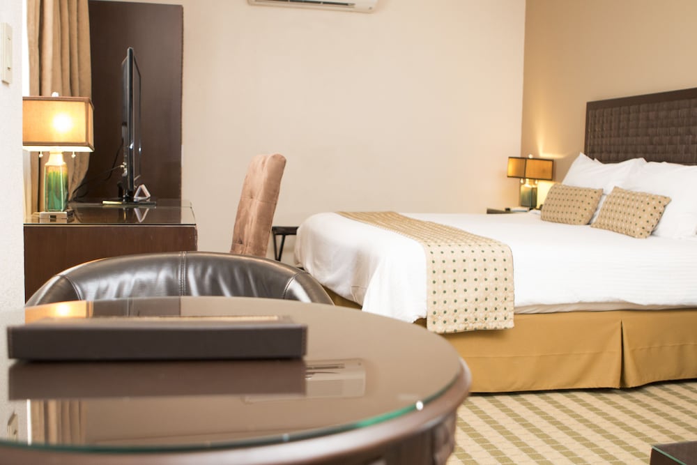 Junior Suite, 1 King Bed with Sofa bed