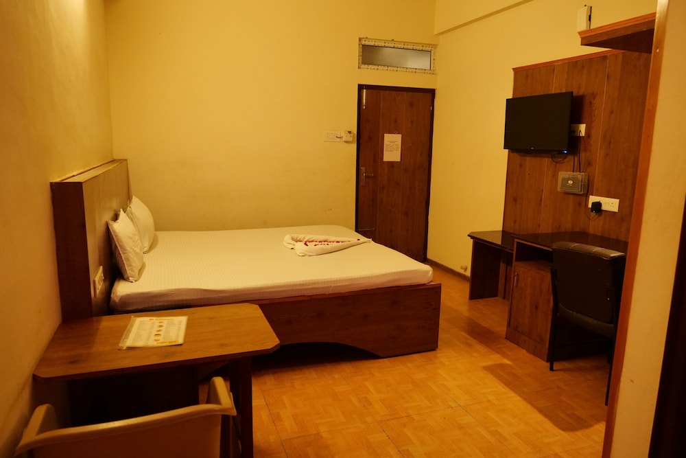 Premium Non AC Room photo 3