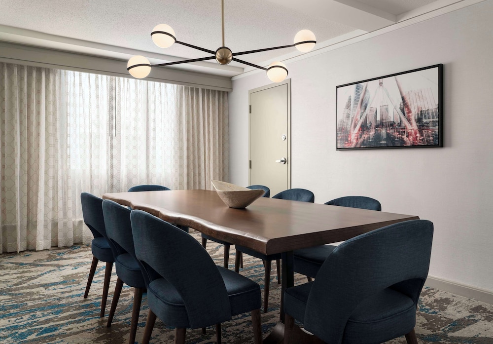 Suite (Parlor) photo 2