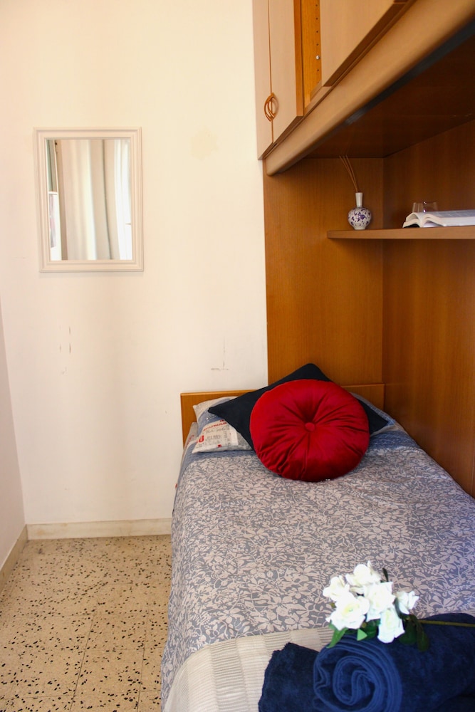 Basic Room, 1 Twin Bed photo 3