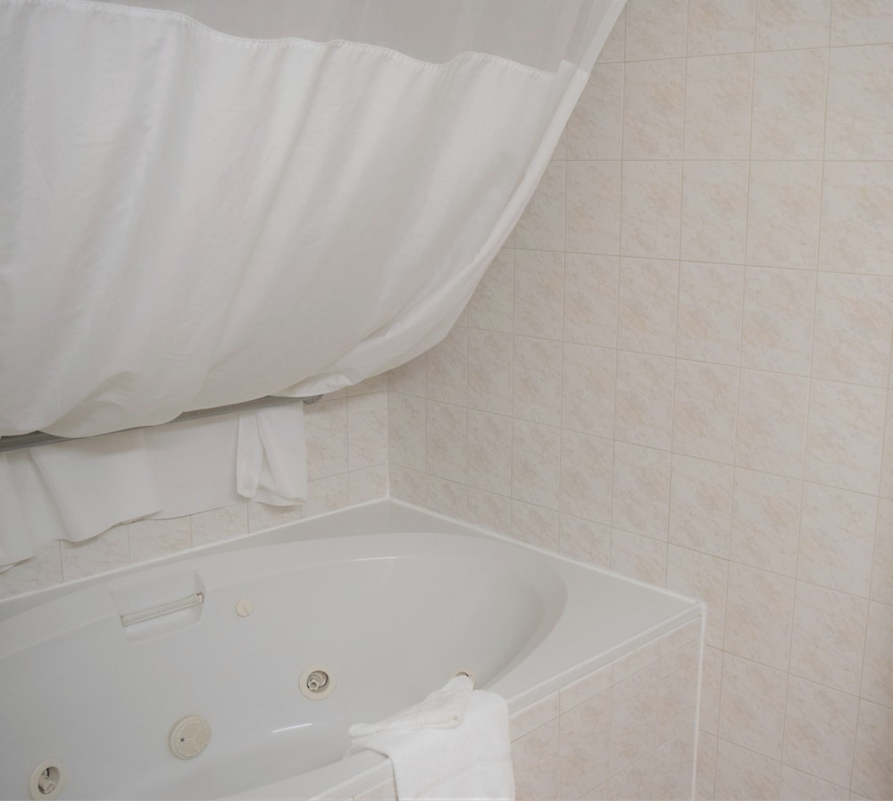 Standard Room, 2 Queen Beds, Non Smoking - Photo 11