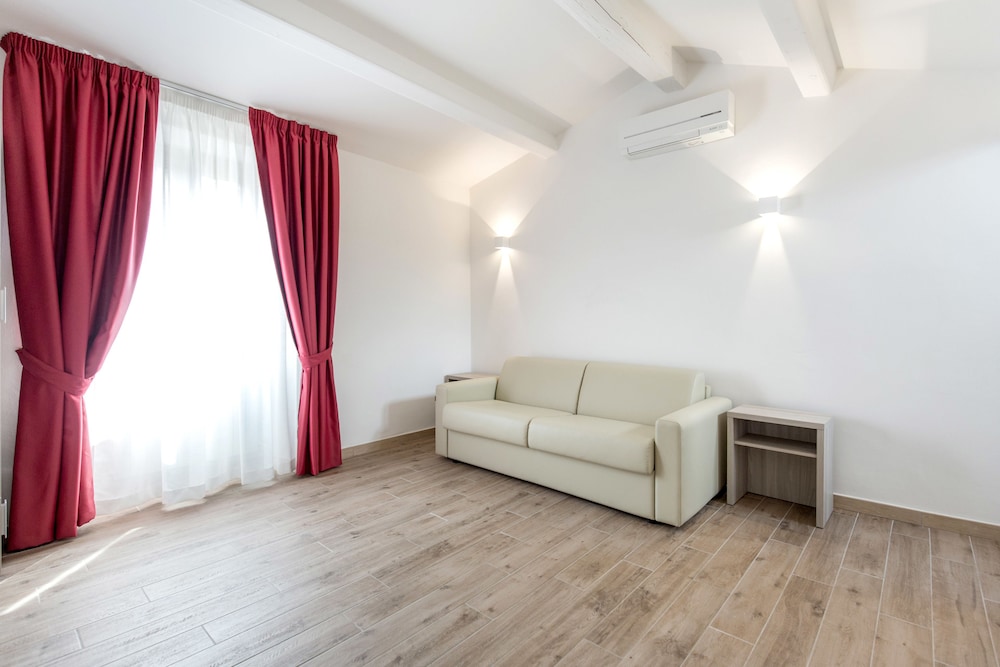 Camera familiare (raggiungibile con due rampe di scale) photo 3