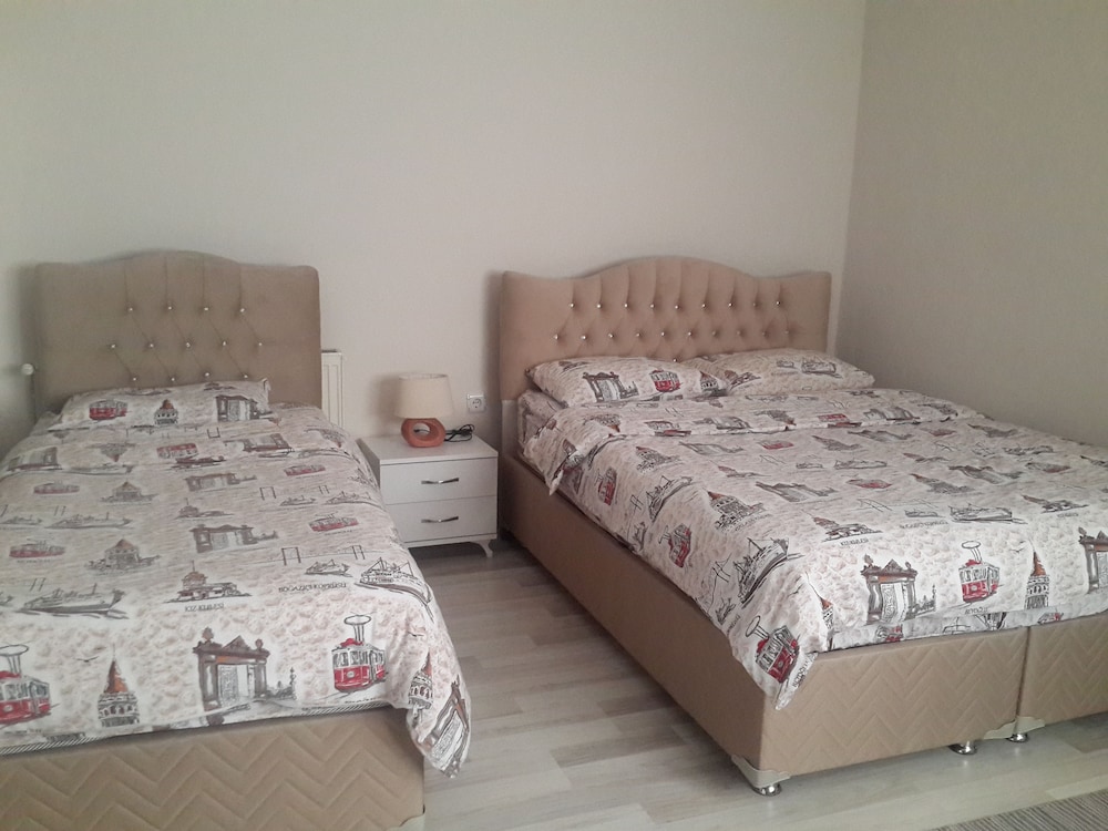 Economy Triple Room, Ensuite photo 1