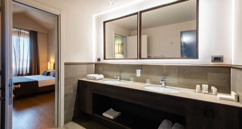 Suite - Photo 6