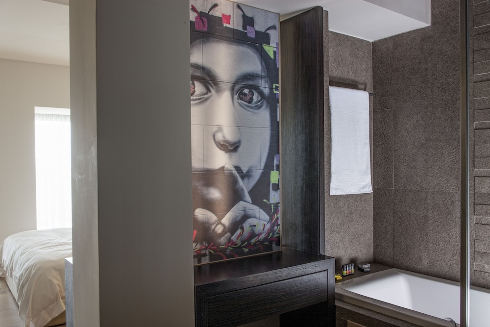 Deluxe Suite, Sea View - Photo 3