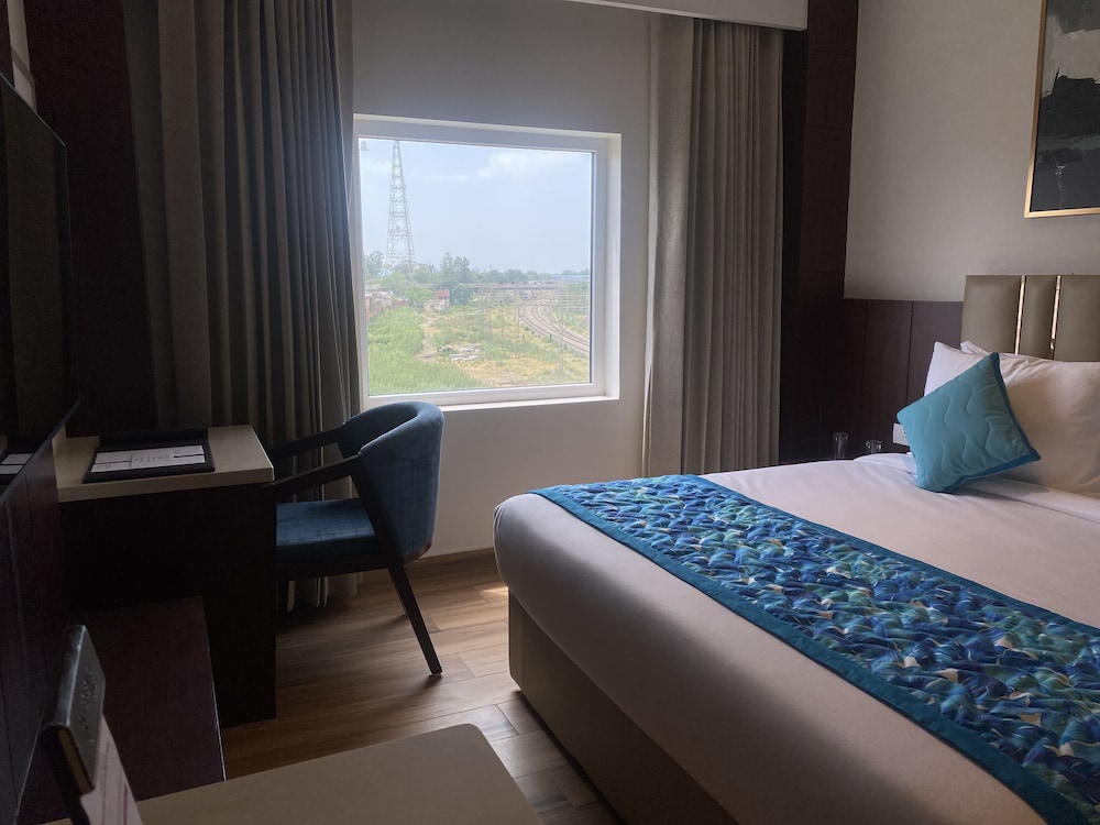 Premium Twin Room photo 3