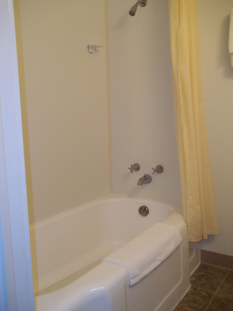 Standard Room, 2 Double Beds photo 3