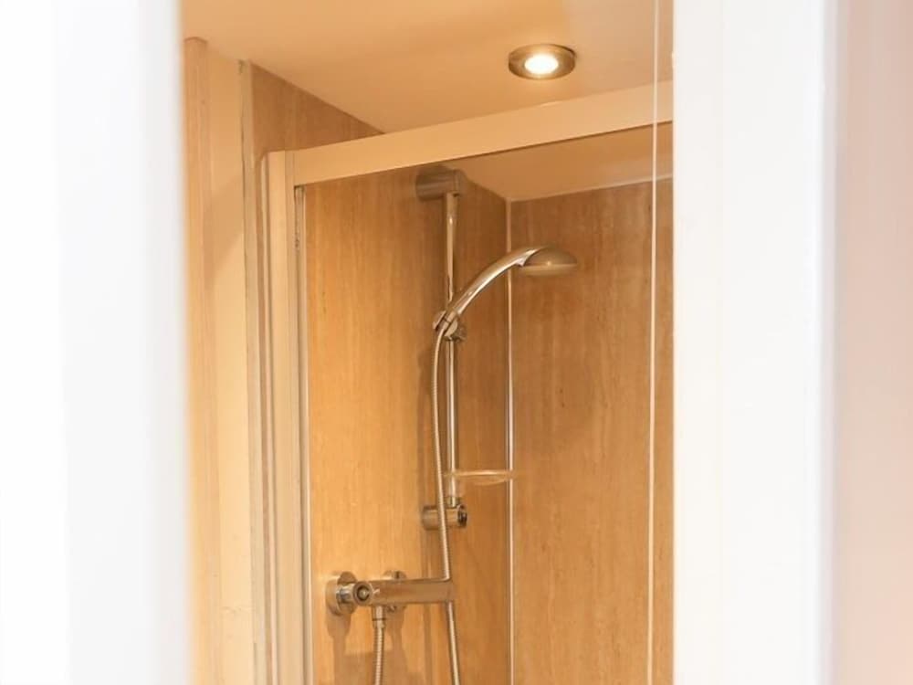 Deluxe Double Room, Ensuite, Sea View - Photo 12