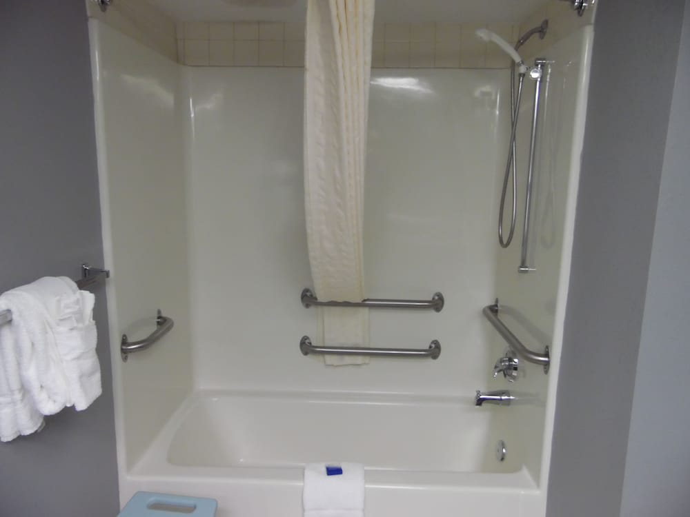 Standard Room, 1 King Bed, Accessible, Bathtub - Photo 7