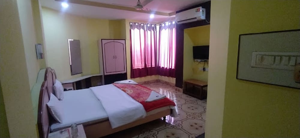 Royal Room photo 3
