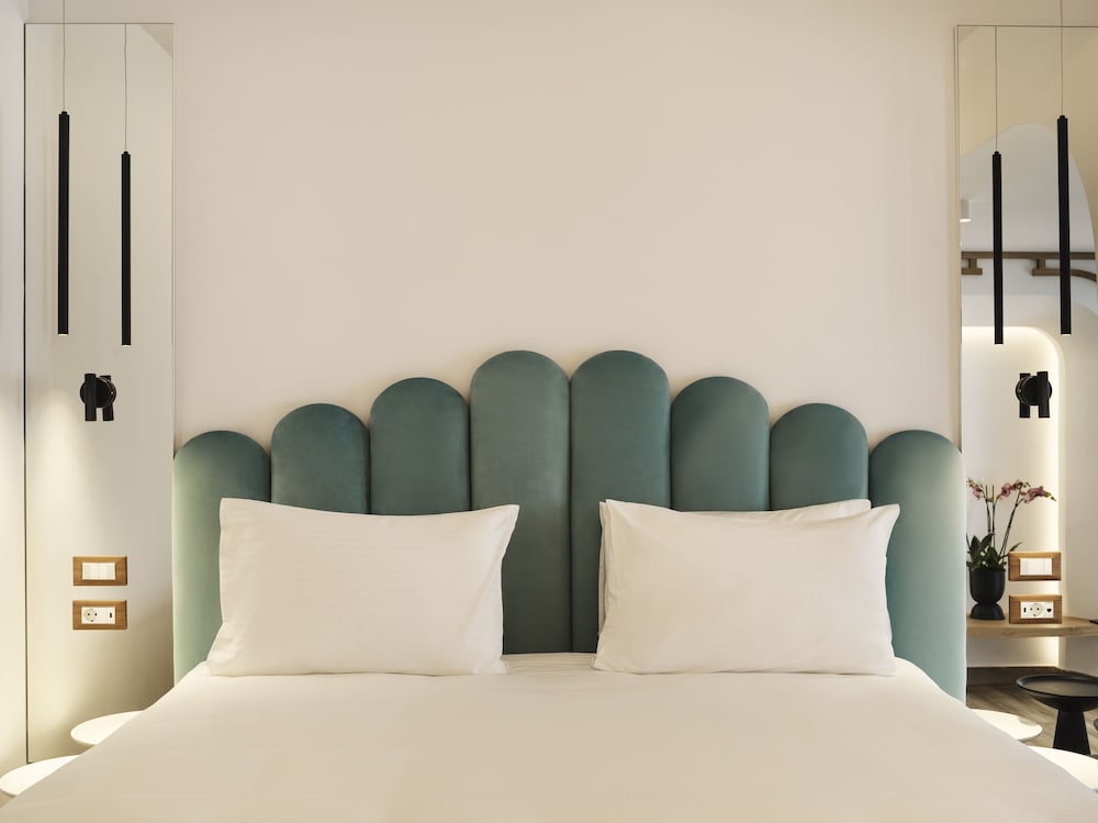 King Suite with Sea View and Heated Plunge Pool - Photo 1