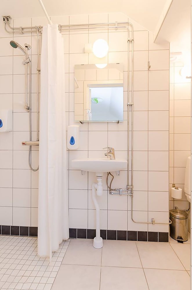 Twin Room (Private Bathroom in Corridor) photo 3