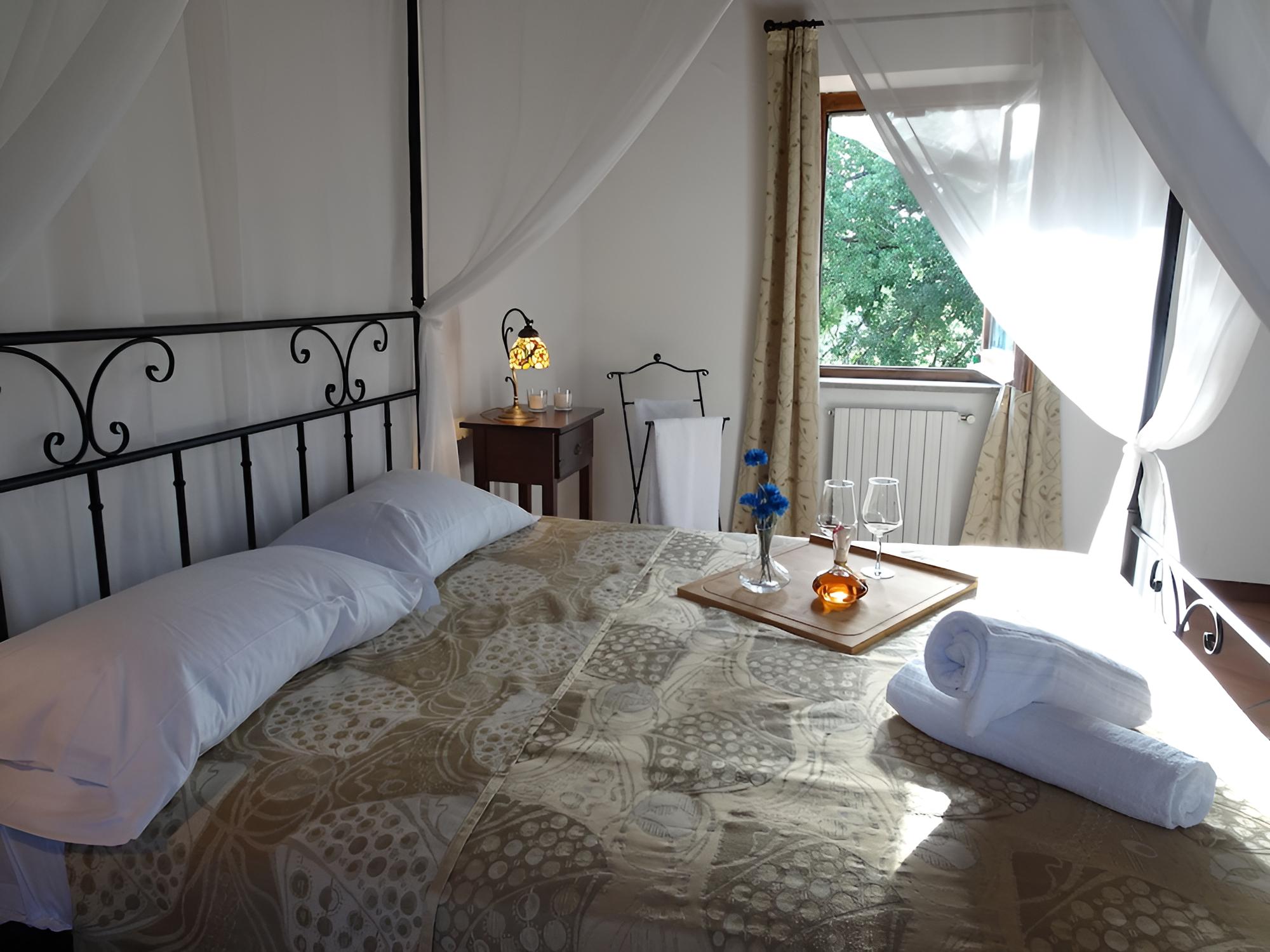 Deluxe Double Room, Shared Bathroom photo 2