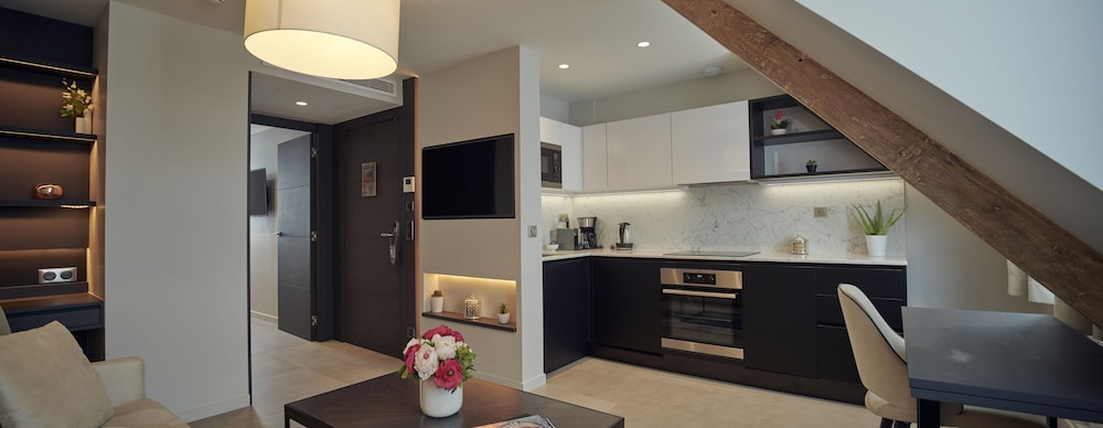 Premium Apartment photo 2