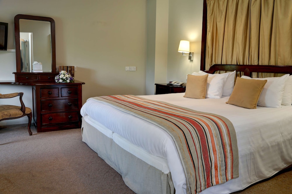 Suite, 1 King Bed, Non Smoking - Photo 2