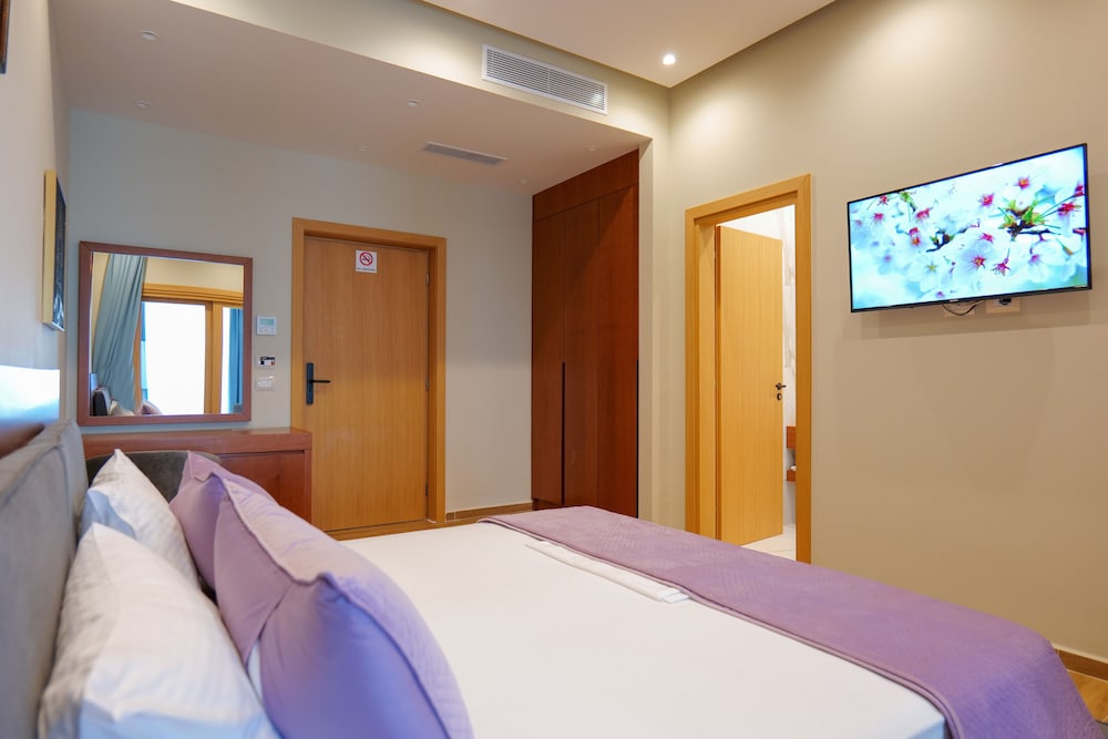 Superior Double Room, City View