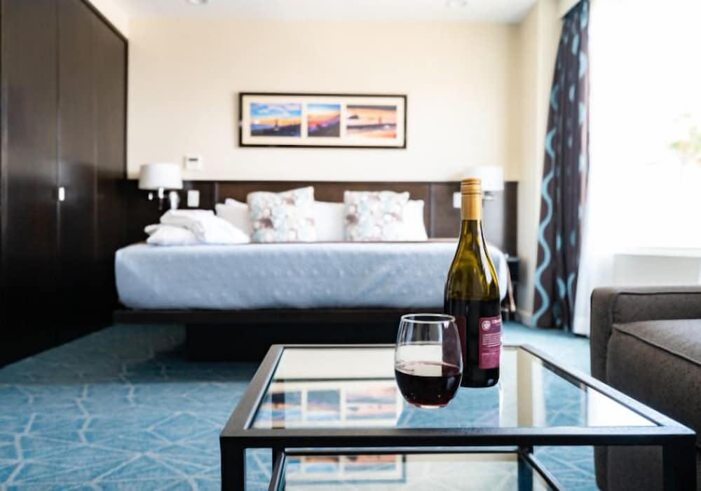 Junior Suite, Partial Ocean View - Photo 1