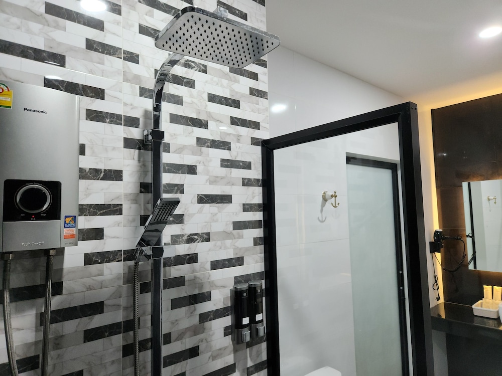 Basic Twin Room - Photo 14