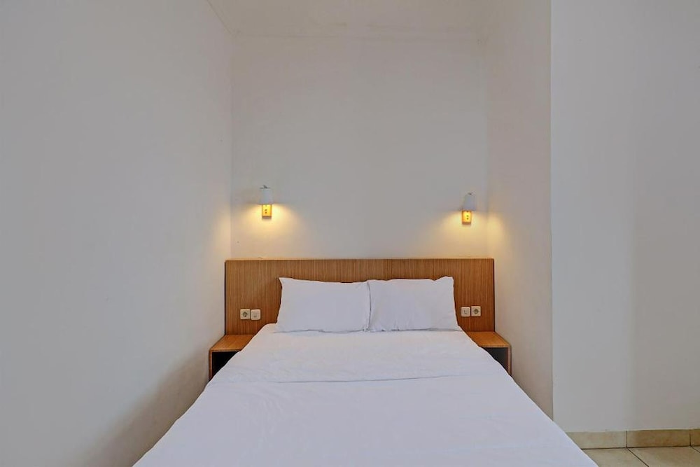 Standard Double Room with City View - Photo 5